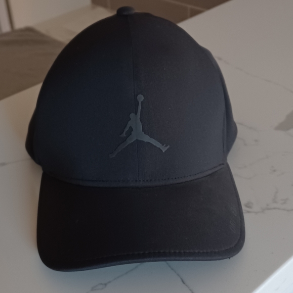 Nike Air Jordan Other - Nike Air Jordan Jumpman Mens Fitted Cap Hat S/M Dri-Fit